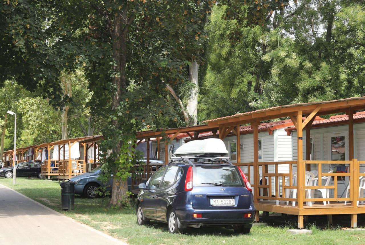 Balatontourist Fuered Camping & Bungalows Балатонфюред Экстерьер фото