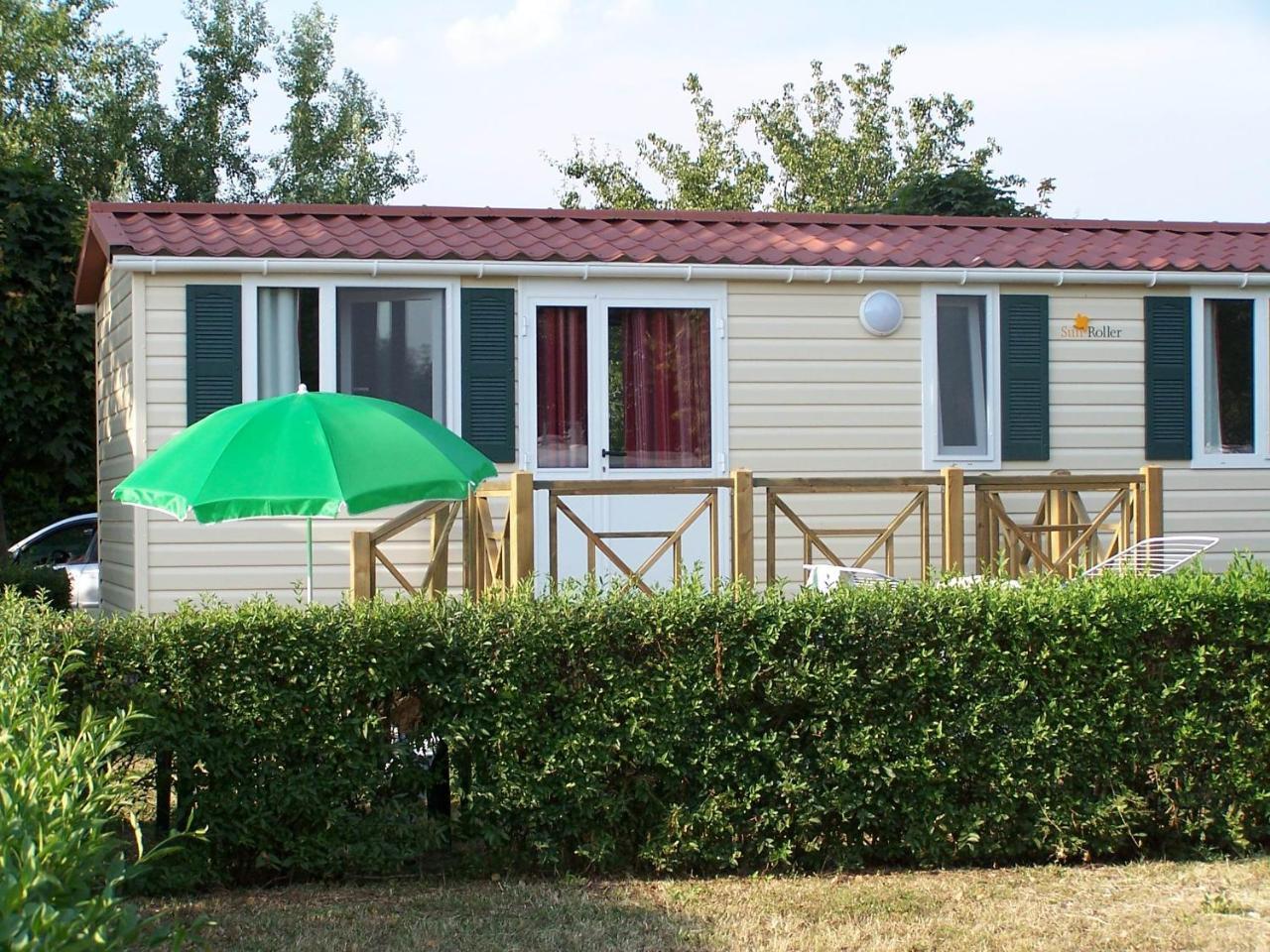 Balatontourist Fuered Camping & Bungalows Балатонфюред Экстерьер фото